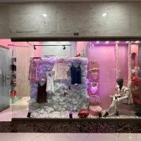 واگذاری مغازه لباس زیر در مهرکوهسنگی بعلت مهاجرت