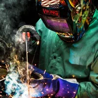 کلیع خدمات جوشکاری  گاز و آب و فاضلاب ‌نصب پمپ‌و..