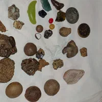سنگ های قدیمی وجواهری