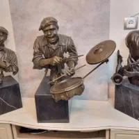 مجسمه برنزی مردان سیاه پوست