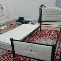 تخت خواب همراه با تشک