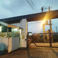 نگهبان غیر بومی برای شهرک