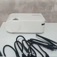 فروش یک دستگاه پروژکتور  نو در حد با پرده