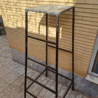 چهارپایه آهنی