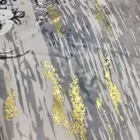 تعدادی مخمل طلا کوب پرده