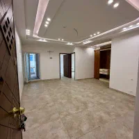 تجاری رو به روی کهنسال