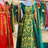 نیازمند خیاط لباس عروس|استخدام هنری و رسانه|پردیس, فاز ۶|دیوار