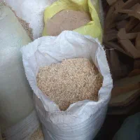 ۱۰۰ گونی پوشال و خاک اره چوب