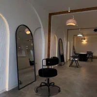 جذب ناخن کار و رنگ کار و کوتاهی کار حرفه ای درسالن