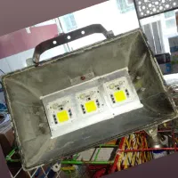 تعمیر انواع پروژکتورولامپ ال ای دی