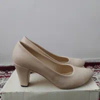 کیف وکفش|کیف، کفش، کمربند|میانه, |دیوار