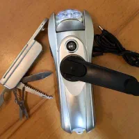 چراغ قوه همه کاره و تک