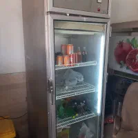 فروش یک عدد فریزر ویک عدد یخچال  ویک فر ساندویچی