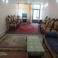 خانه نزدیک به اماکن تاریخی،باغ گلها،پل خواجو