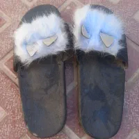 تعداد محدودی دم پایی زنانه