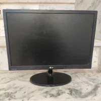 مانیتور کاملا سالم و درحدنو