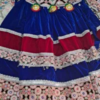 لباس.|لباس|کرج, کیانمهر|دیوار