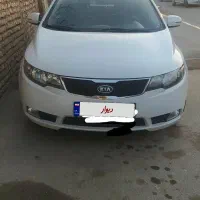 کیا سراتو 2012سفید صدفی