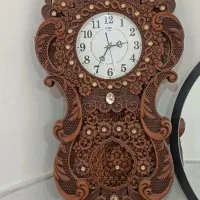 ساعت زیبا طرح چوب