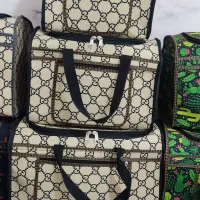 ساک مسافرتی|کیف، کفش، کمربند|هشتگرد, خور|دیوار