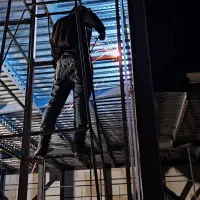 ارائه خدمات والپست و جوشکاری ساختمان