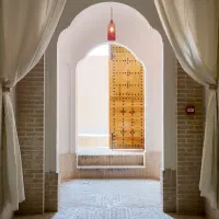 استخدام کمک آشپز و نیروی کافه-رستوران هتل منوچهری