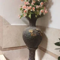 گل وگلدان بزرگ