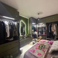 کمد ال ای دی دار