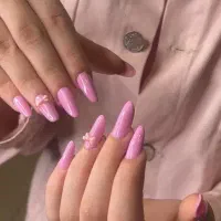 کاشت ناخن و مژه