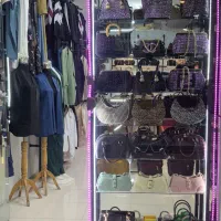 فروش کلی اجناس با قفسه های داخل مغازه