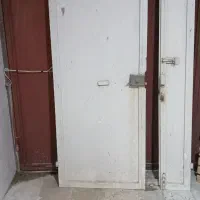 درب اهنی و پنجره