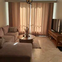 نیاز به همخانه خانم