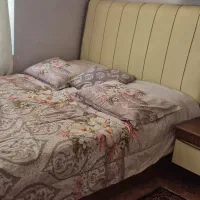 تخت و پا تختی