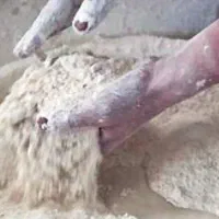 کارگر گچکارم هستم