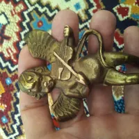 مجسمه برنزی بالای صدسال