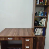 میز و کتابخانه سالم