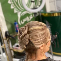 میکاپ و شنیون vip فقط 700به مدت محدود|خدمات آرایشگری و زیبایی|ابهر, |دیوار