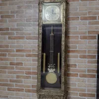 ساعت برنز ایستاده