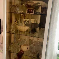 ویترین سفید در حد نو