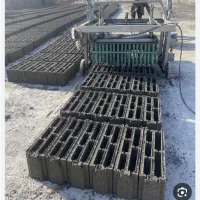 کارگر ساده برای کارگاه بلوک زنی