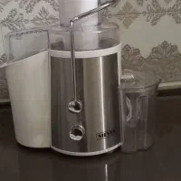 آبمیوه گیری سفید