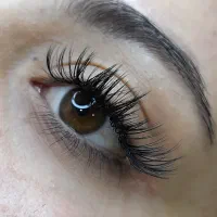 کاشت و لیفت مژه و ابرو