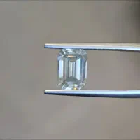 الماس 2.18 قیراطی  با تراش امرالد