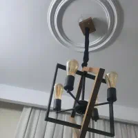 لوستر و ساعت دیواری