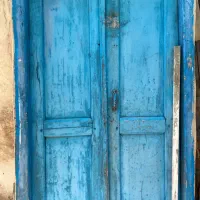 در چوبی قدمت دار