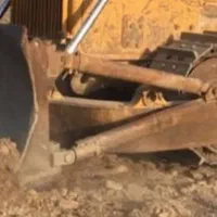 فروش یک دستگاه بلدوزر۱۵۵