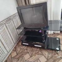 تلویزیون و میز