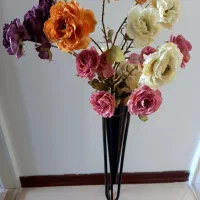 گلدان فلزی گل خارجی