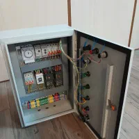 تابلو برق صنعتی با قاب فلزی و سیم‌ کشی اصولی