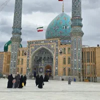 جک و قالب و قوطی و مقداری تخته وسه لایه فروشی